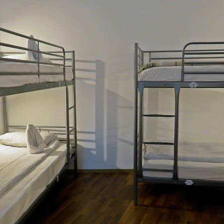 The Evil Clown Hostel Brasov Bagian luar foto